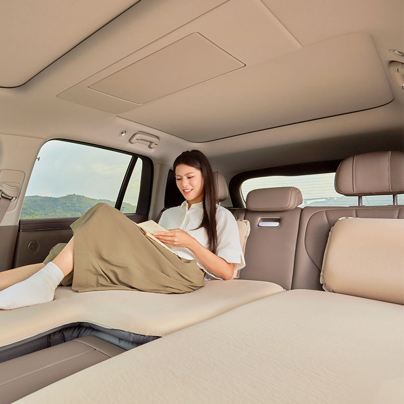 In-Car Inflatable Mattress gallery image 2