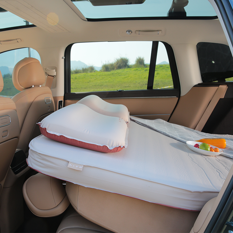 Self-Inflating In-Car Mattress gallery image 2