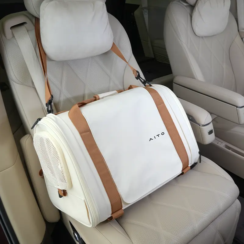 In-Car Pet Carrier gallery image 3