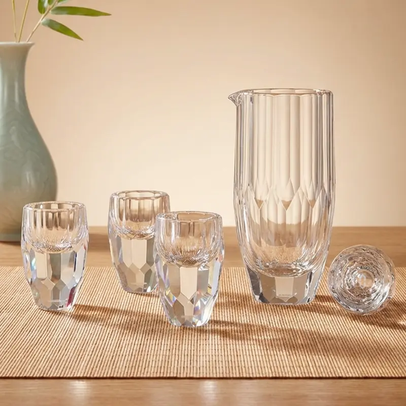 Baijiu Decanter & Cups Gift Set gallery image 3