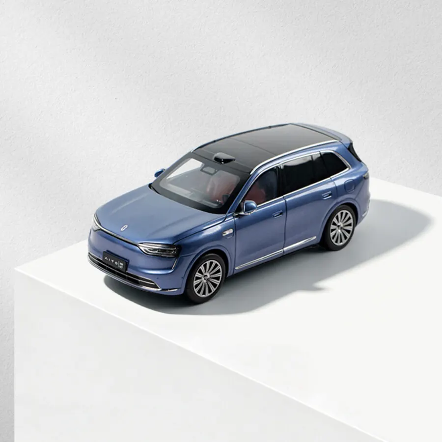 1:18 Scale Alloy Model — M7 2026