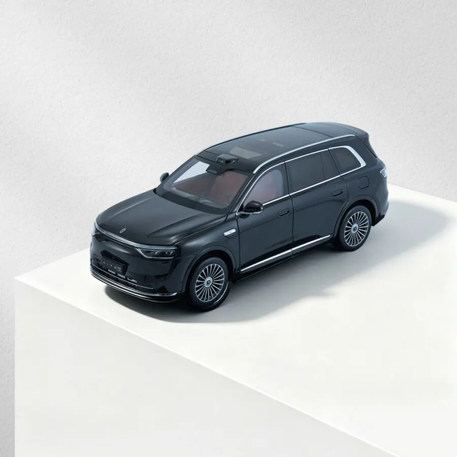 1:18 Scale Alloy Model — M8
